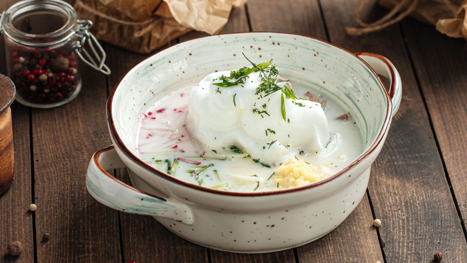 Не кефиром и не квасом: вот как заправляют окрошку на Кавказе