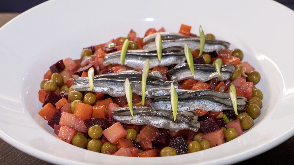 Винегрет с килькой: возвращение любимого салата советской эпохи