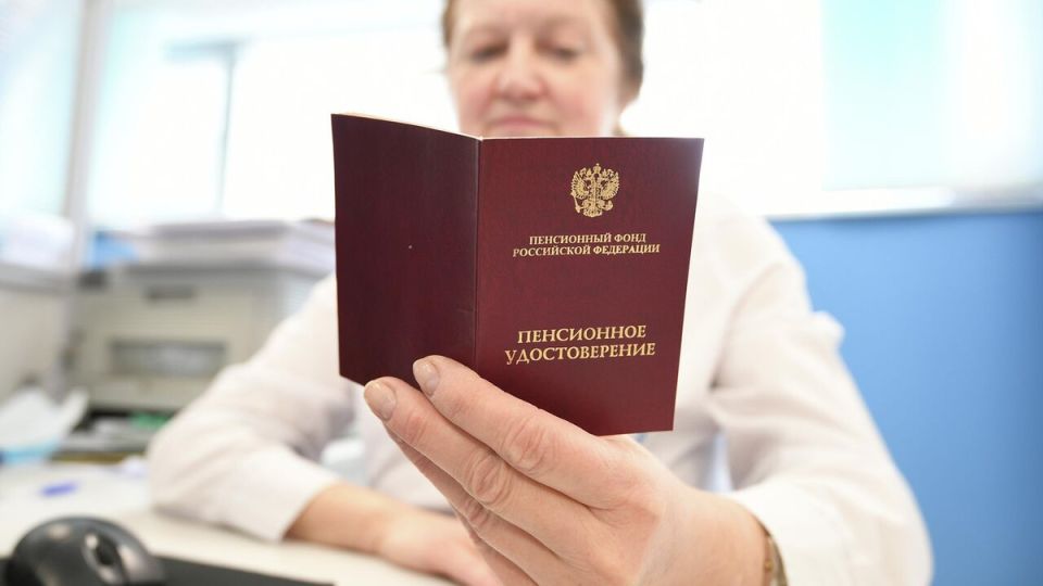 Почему наследники не могут забрать пенсию умершего?