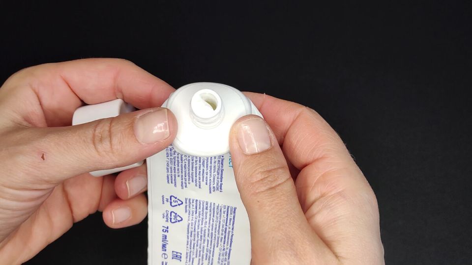 Удивительный способ использования остатка зубной пасты в быту