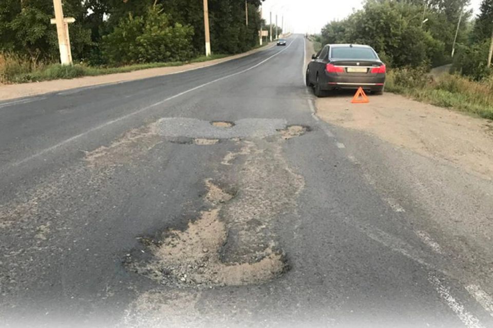 ДТП на плохой дороге: как пострадавшая взыскала с дорожников почти 800 тысяч рублей