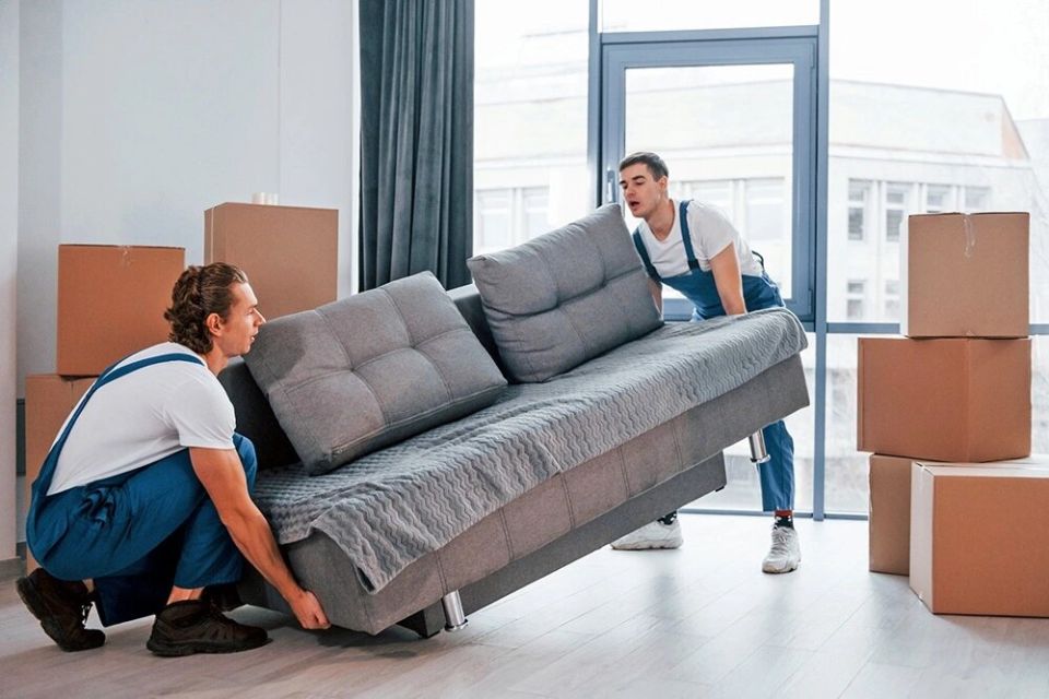 Возврат дивана: как осуществить без проблем и защитить свои права в 2025 году