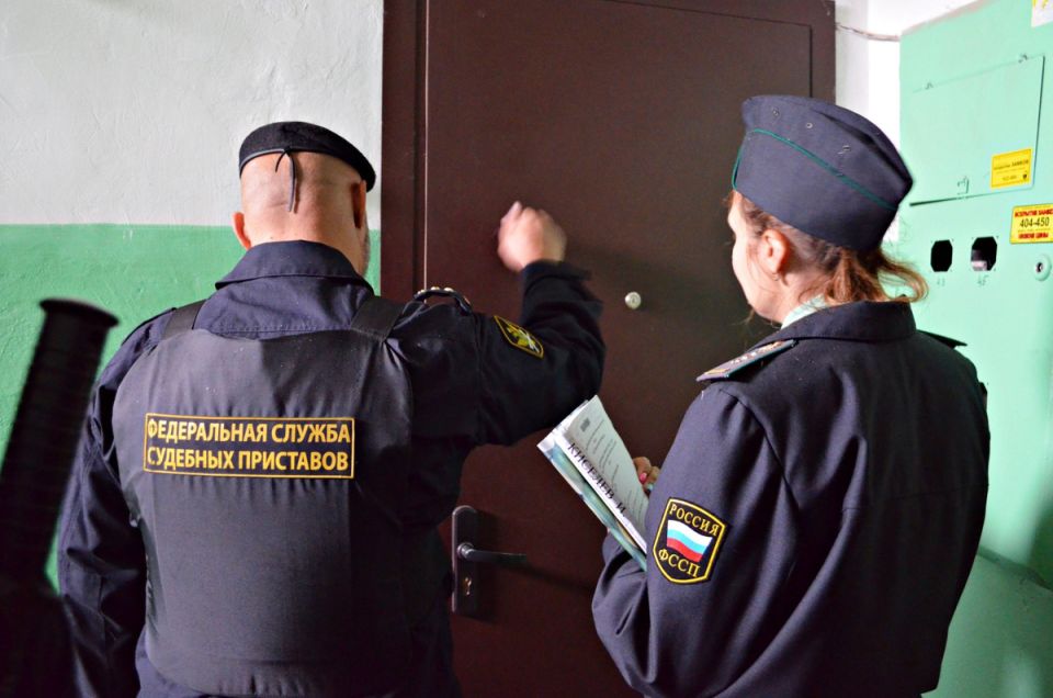 Что делать, если к вам пришли судебные приставы