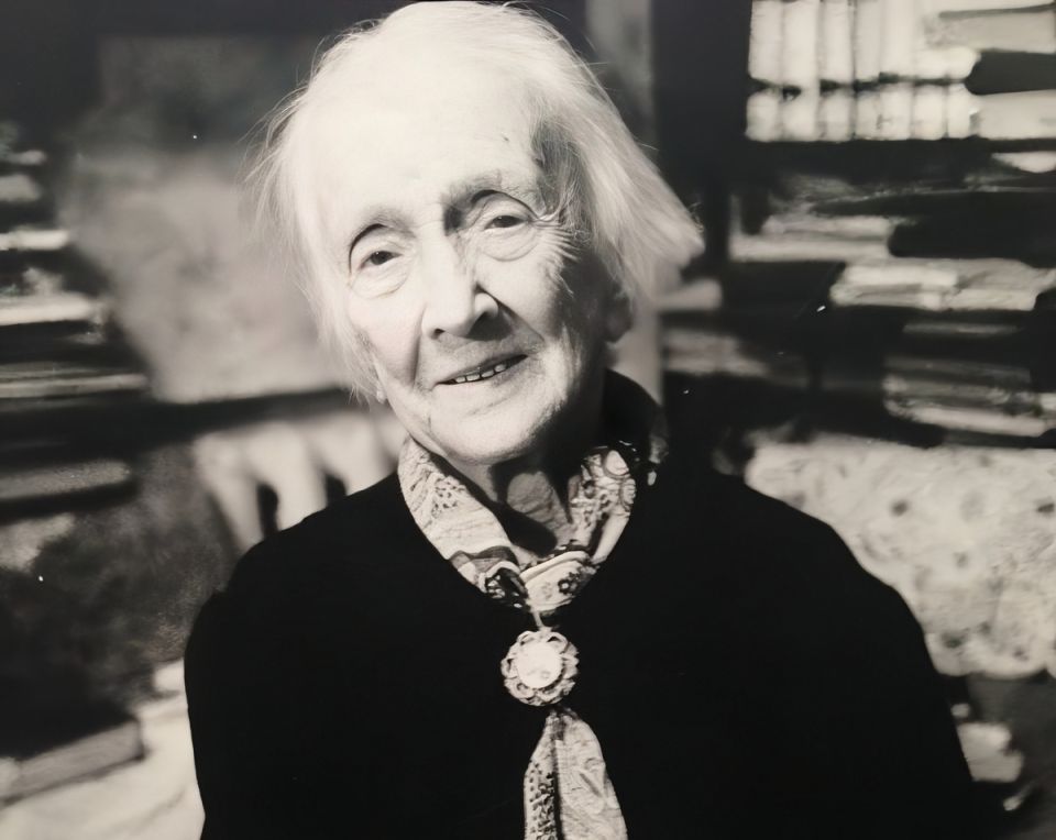 Секреты долголетия: Как 103-летняя учёная вдохновляет людей на жизнь с ясным разумом и здоровыми глазами