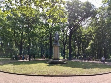 ПУШКИНСКИЙ ДЕНЬ И ПУШКИНСКИЙ ПАРК В БРЯНСКЕ