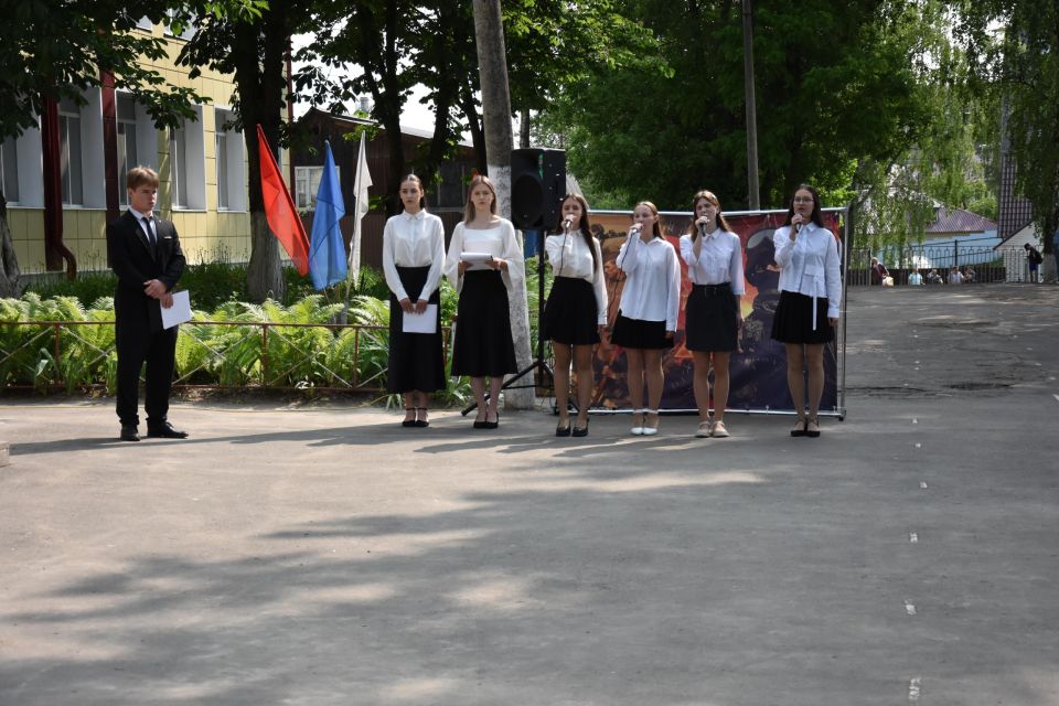 В городе Дятьково состоялось увековечивание памяти выпускника Дятьковской школы №3 Новикова Ивана Викторовича
