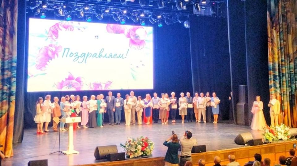 В к/з &quot;Дружба&quot; состоялось торжественное мероприятие для тех, кто посвятил свою жизнь благородному делу — заботе о жизни и здоровье человека