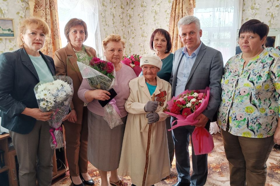 Сегодня, 25 июня, 100-летний юбилей отмечает труженик тыла Нина Михайловна Нечаевская