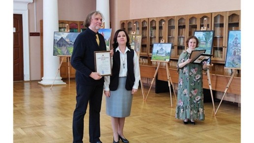 В Брянске открылась выставка «Благовествовать радость»