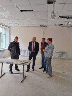 Заместитель Губернатора Брянской области Н.К.Симоненко провел рабочее совещании на строительной площадке Кокинской школы