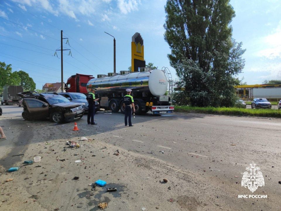 Пожарно – спасательное подразделение приняло участие в ликвидации последствий ДТП в Брянске