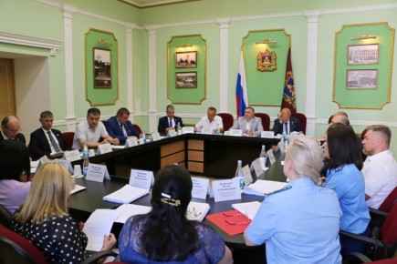 Комитет по законодательству и местному самоуправлению провел очередное заседание, где рассмотрел несколько важных вопросов