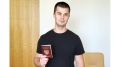 Брянцу Александру Денисенкову вернули найденный в мусоре паспорт