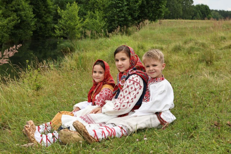     ,      3  ,      