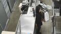 Жительница Брянска вынесла из ТРЦ палатку, постельное белье и продукты на 5000 рублей