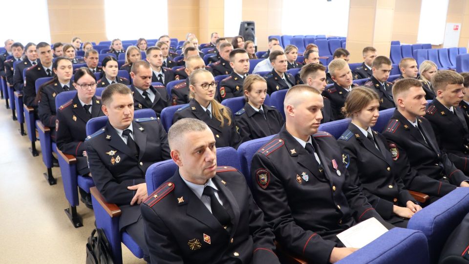 В 2025 году ряды брянской полиции пополнили 48 выпускников вузов МВД России