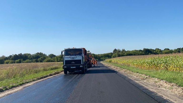 В Стародубском районе продолжается ремонт участка дороги Нижнее-Истровка-Елионка