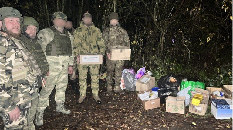 Брянские священники привезли бойцам в серую зону Курской области домашнюю еду