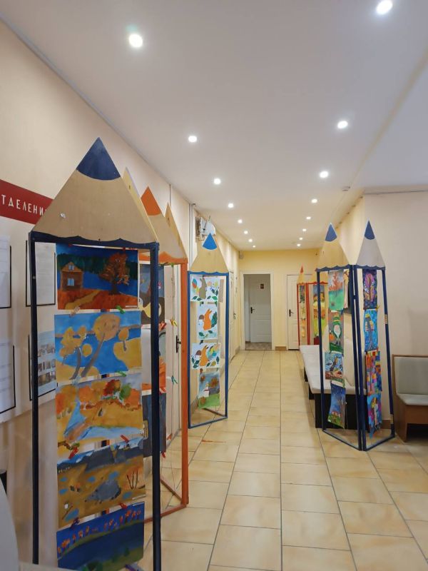 С 6 октября по 15 октября в фойе Детской школы искусств № 6 была организована тематическая выставка учащихся художественного отделения