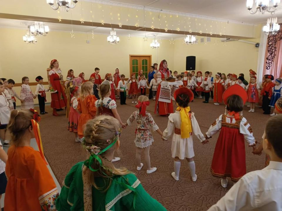 16 октября, в день рождения Хлеба, в детском саду "Светлячок" царила особенная атмосфера тепла и народной мудрости! Образцовый детский фольклорный ансамбль "Бряночка"(руководитель - Гришина Елена Владимировна) подарил...