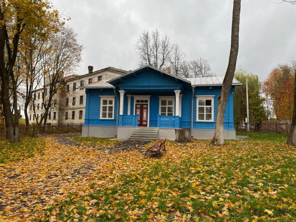 16 октября 2025 года в поселке Локоть Брасовского района состоялось выездное совещание по обеспечению реализации на территории Брянщины национального туристического проекта «Императорский маршрут»