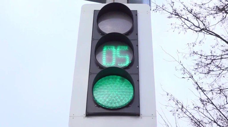 В Брянске на Красноармейской во второй день рейдов на проезде на красный попались 20 водителей