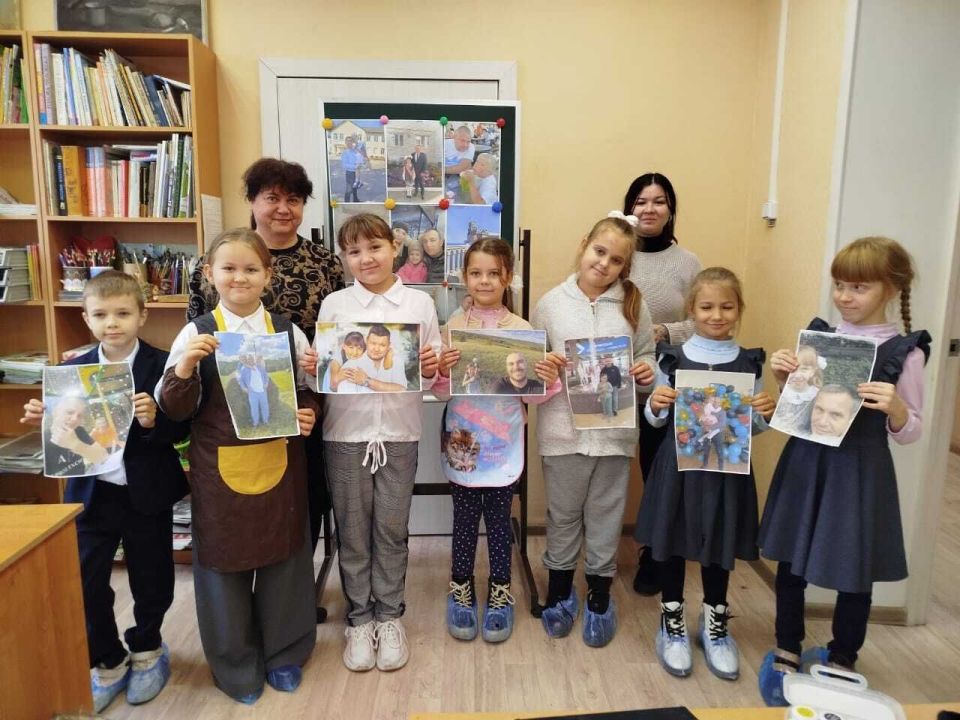 В преддверии праздника День Отца в школе искусств прошло внеклассное мероприятие "Разговоры о важном"- "Знакомьтесь, мой папа"