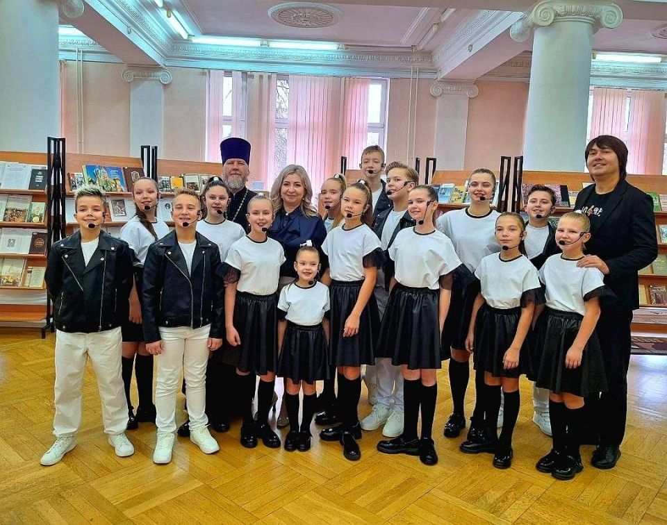 Образцовый вокально-хореографический ансамбль "Альянс" принял участие в праздничном мероприятии