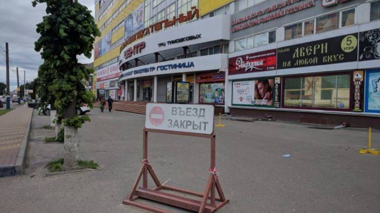 «Фантазии на крыльце»: как «ворчун» открывал ТРЦ силой воображения