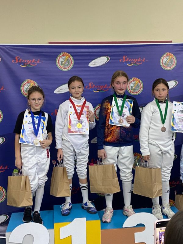 Брянские фехтовальщики отлично выступили на открытом турнире в Минске