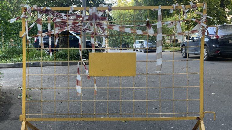 Жители брянской деревни ополчились на самодельный забор у пруда