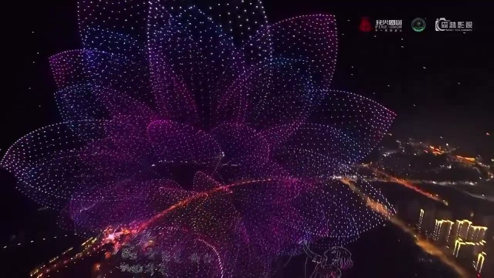 В Китае установили новый мировой рекорд, впервые запустив в небо 15 947 дронов одновременно