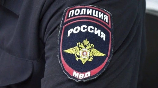 Жителя Брянска обокрала девушка, перед которой он похвастался пачкой денег