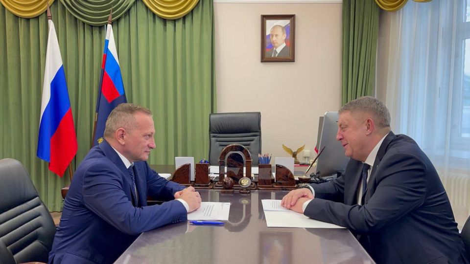 Богомаз провел встречу с замруководителя Федерального казначейства Эли Исаевым