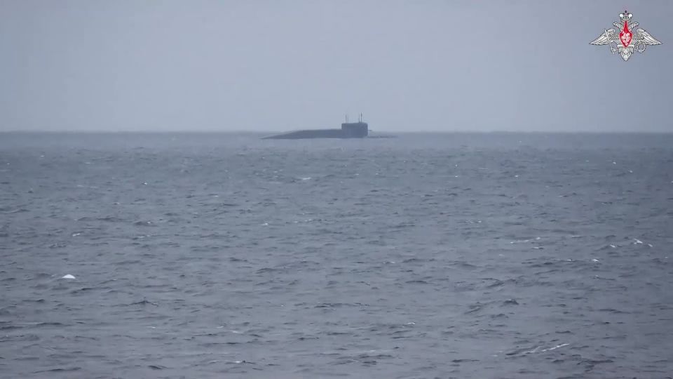 Подводный запуск баллистической ракеты «Синева» — на видео от Минобороны России