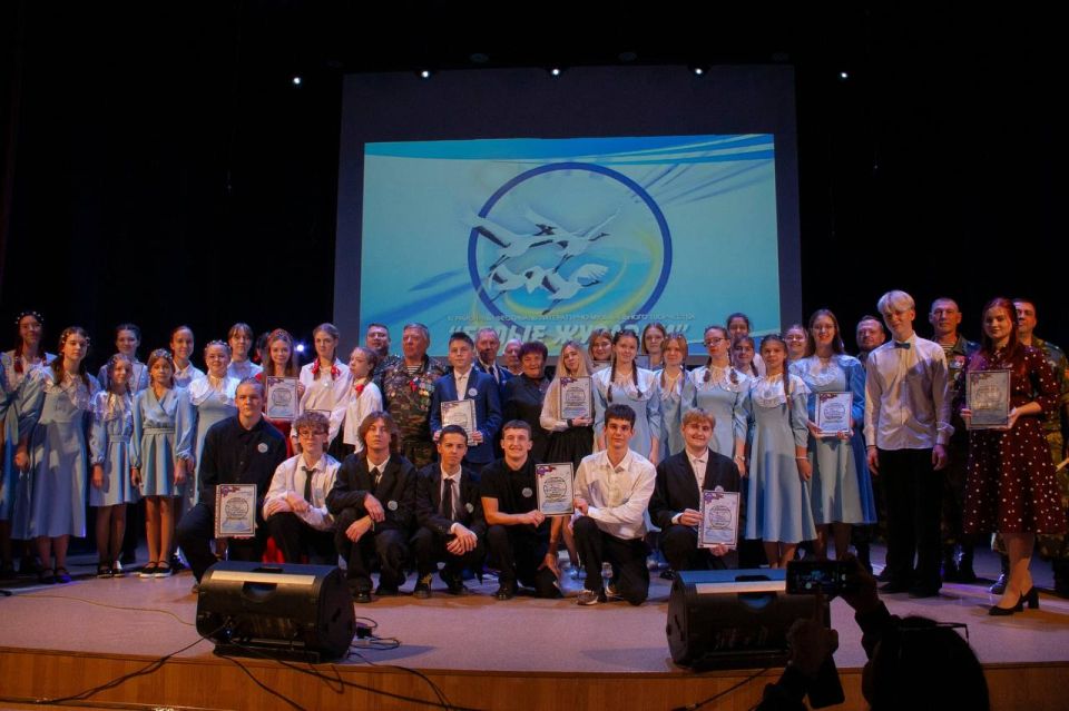 22 октября в Доме культуры Володарского района прошел XI районный фестиваль литературно-музыкального творчества «Белые журавли»