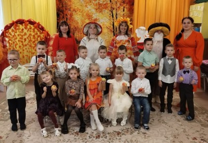 В МБДОУ-детский сад № 14 «Рябинка» традиционно прошли осенние праздники, представляющие собой важный элемент культурно-образовательного процесса дошкольного учреждения