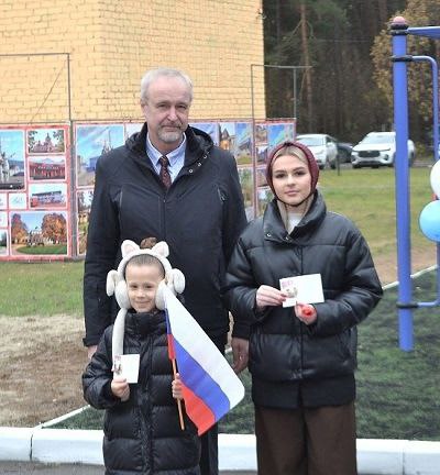 Олег Матыцин открыл новую спортивную площадку в городе Жуковка Олег Матыцин открыл новую спортивную площадку в городе Жуковка