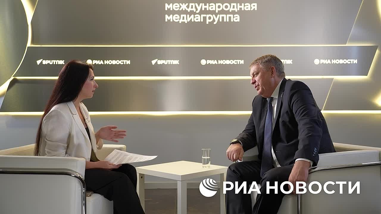 Свыше 8 тысяч человек остались проживать в населенных пунктах, расположенных в пределах 10-15 километров от границы в Брянской области, всем желающим власти предлагают переехать в пункты временного проживания, сообщил...