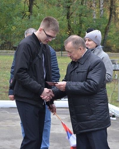 Олег Матыцин открыл новую спортивную площадку в городе Жуковка Олег Матыцин открыл новую спортивную площадку в городе Жуковка