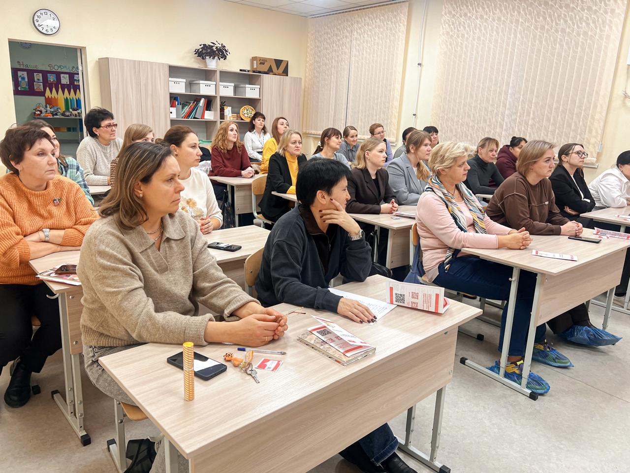 Уполномоченный по правам ребенка в Брянской области Инна Мухина продолжает реализацию федерального проекта «Родительская гостиная» Уполномоченный по правам ребенка в Брянской области Инна Мухина продолжает реализацию федерального проекта «Родительская гостиная»