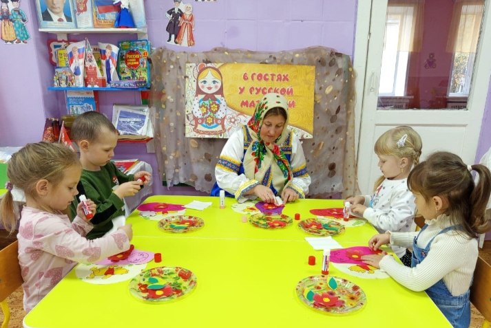 В МБДОУ - детский сад №30 «Звёздочка» в старшей группе прошел тематический день “ День русской матрешки” В МБДОУ - детский сад №30 «Звёздочка» в старшей группе прошел тематический день “ День русской матрешки”
