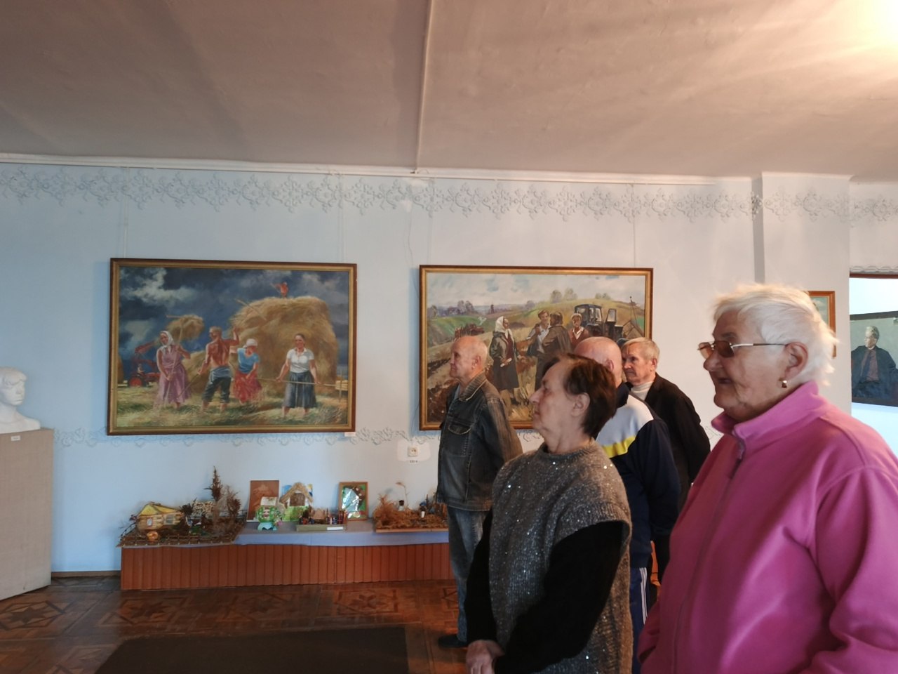 В рамках национального проекта "Старшее поколение" очередная группа проживающих в Погарском доме-интернате посетила Юдиновский краеведческий музей В рамках национального проекта "Старшее поколение" очередная группа проживающих в Погарском доме-интернате посетила Юдиновский краеведческий музей