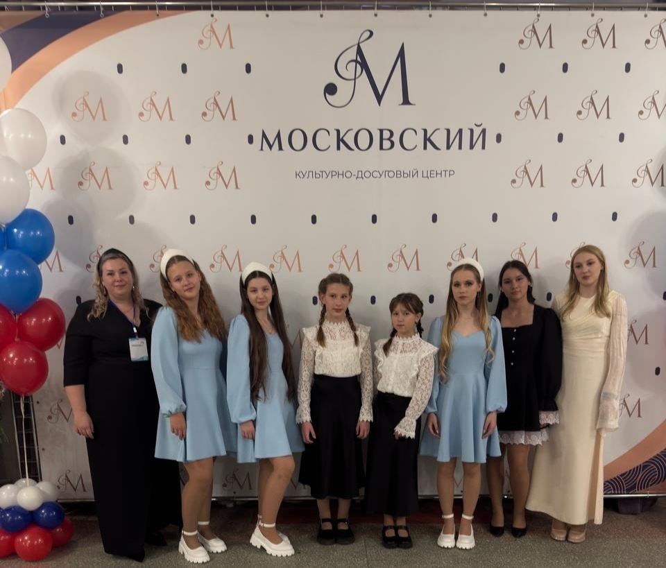 Вокальный коллектив «Свирель» МБУДО «Центр детского творчества» города Клинцы с триумфом выступил на Международном фестивале-конкурсе «Призвание артист» в Санкт-Петербурге Вокальный коллектив «Свирель» МБУДО «Центр детского творчества» города Клинцы с триумфом выступил на Международном фестивале-конкурсе «Призвание артист» в Санкт-Петербурге