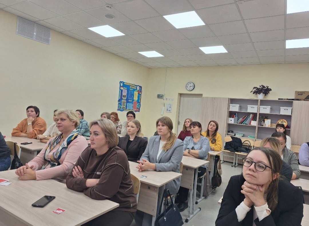 Уполномоченный по правам ребенка в Брянской области Инна Мухина продолжает реализацию федерального проекта «Родительская гостиная» Уполномоченный по правам ребенка в Брянской области Инна Мухина продолжает реализацию федерального проекта «Родительская гостиная»