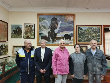 В рамках национального проекта "Старшее поколение" очередная группа проживающих в Погарском доме-интернате посетила Юдиновский краеведческий музей