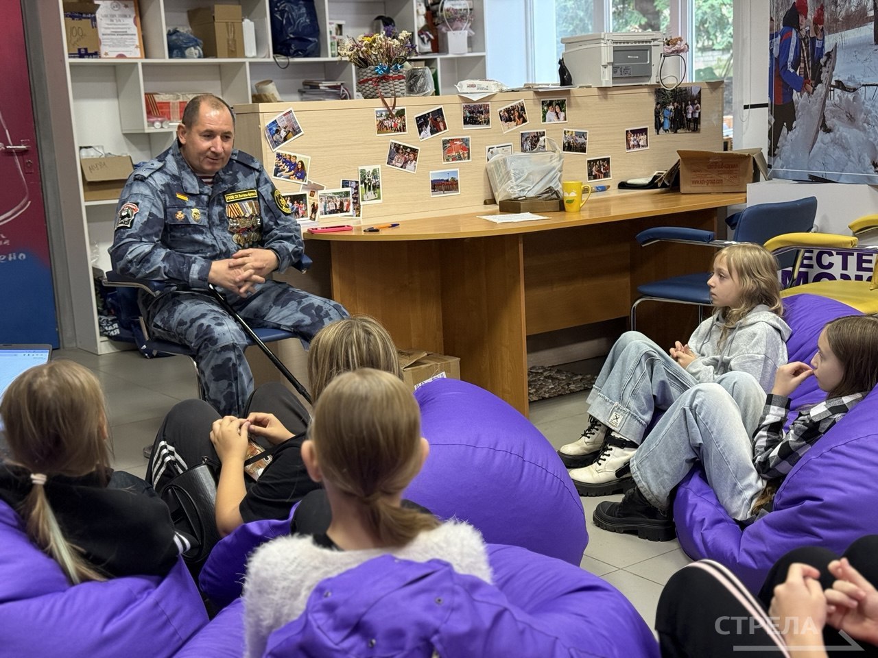 В Брянске в рамках образовательного интенсива в Ресурсном центре по развитию добровольческого движения и общественных инициатив организовали экскурсию для активистов отделения «Движения Первых» Центра внешкольной работы... В Брянске в рамках образовательного интенсива в Ресурсном центре по развитию добровольческого движения и общественных инициатив организовали экскурсию для активистов отделения «Движения Первых» Центра внешкольной работы...