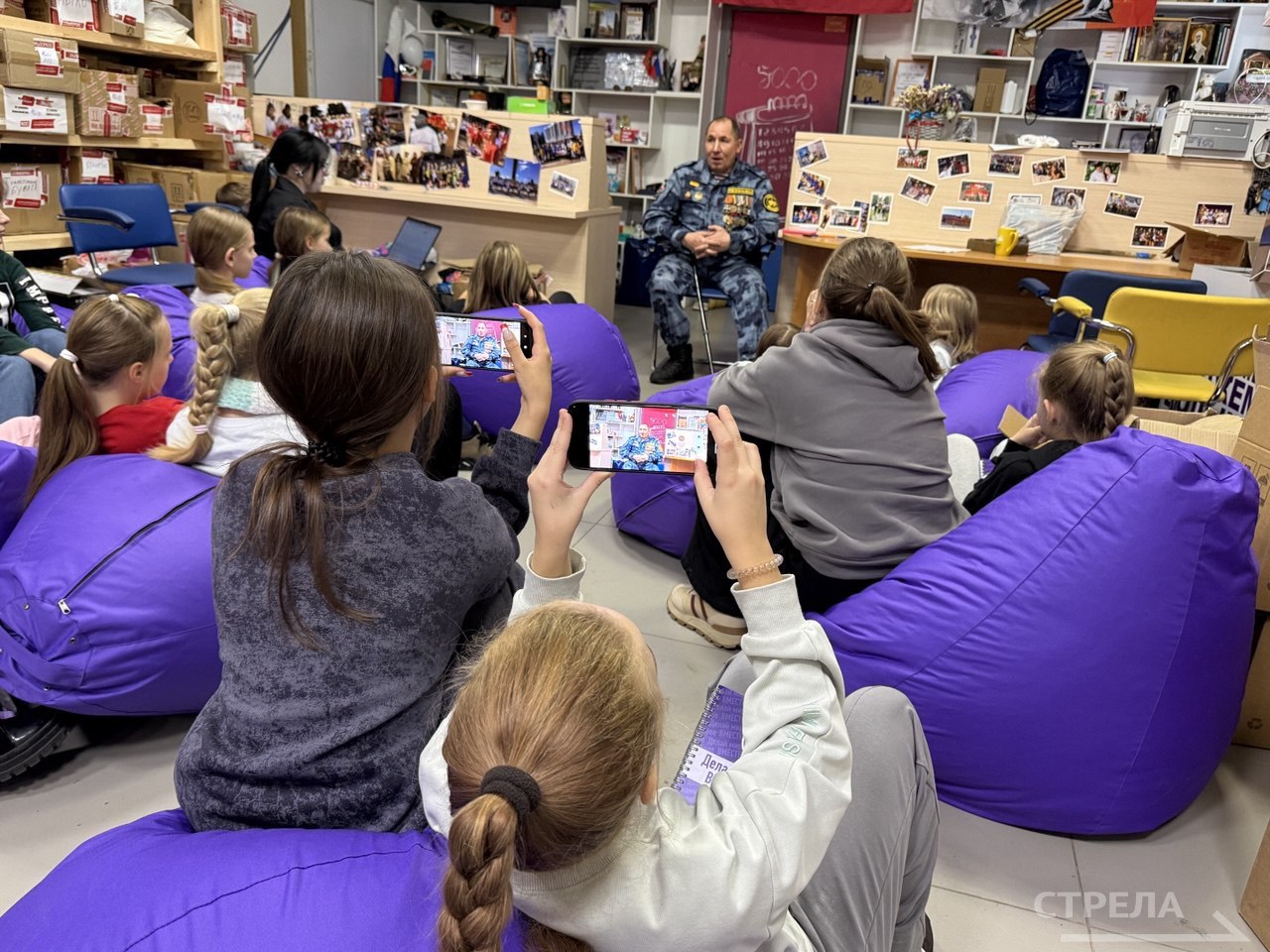 В Брянске в рамках образовательного интенсива в Ресурсном центре по развитию добровольческого движения и общественных инициатив организовали экскурсию для активистов отделения «Движения Первых» Центра внешкольной работы... В Брянске в рамках образовательного интенсива в Ресурсном центре по развитию добровольческого движения и общественных инициатив организовали экскурсию для активистов отделения «Движения Первых» Центра внешкольной работы...