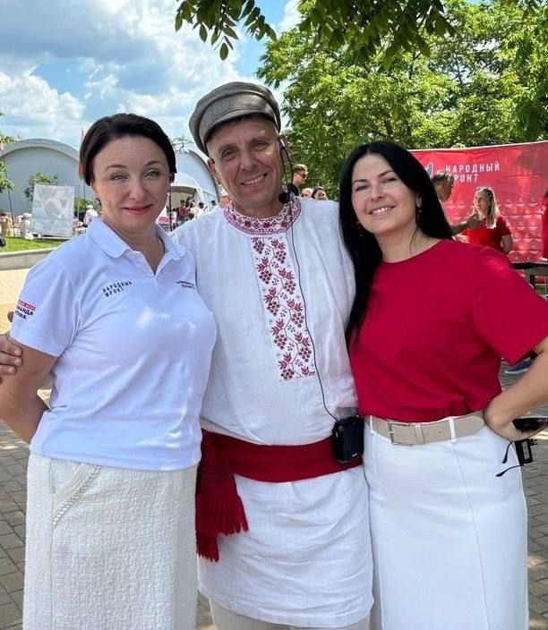 Брянский областной методический центр «Народное творчество» выражает глубокую признательность Ларисе Анатольевне Третьяковой — главе исполкома Общероссийского Народного Фронта в Брянской области — за значимый и весомый вклад...