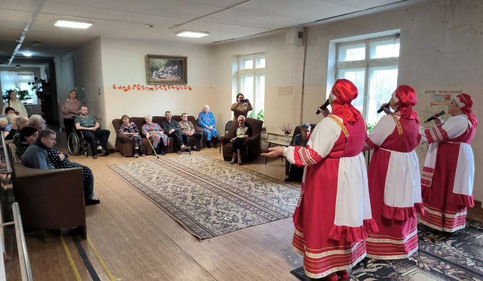 Автоклуб Дятьковского района порадовал зрителей концертной программой «Родные просторы», посвященной Дню народного единства Автоклуб Дятьковского района порадовал зрителей концертной программой «Родные просторы», посвященной Дню народного единства